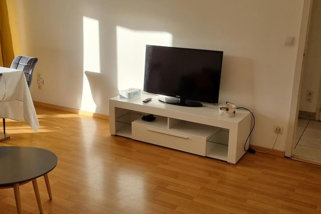 Apartment Cosy Rent Garage Wifi Terrasse Dream Host *